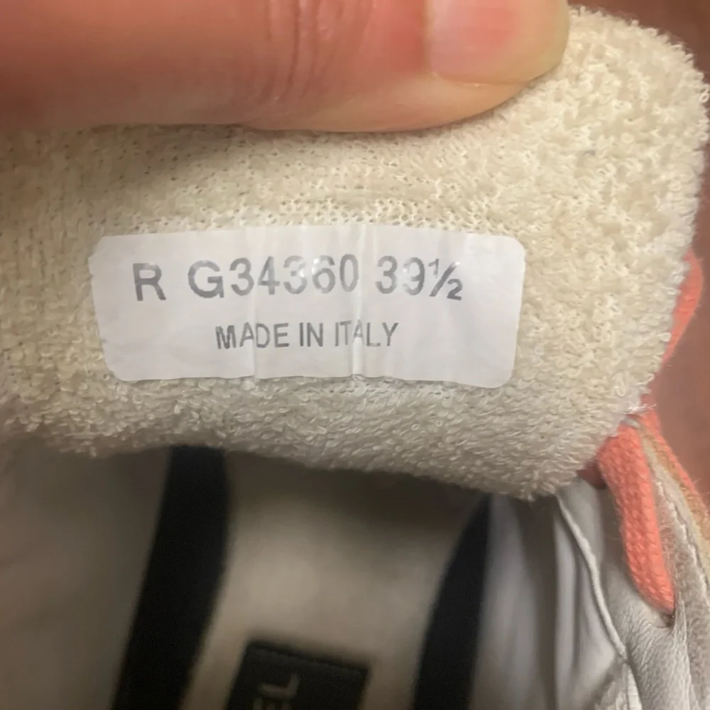 Chanel coral blue sneakers - Picture 11 of 15